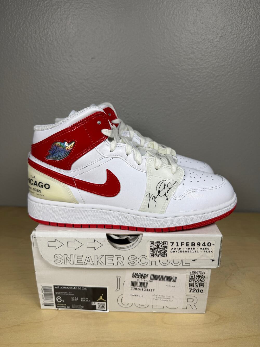 Air Jordan 1 Mid GS Rookie Season White Red Size 6Y New